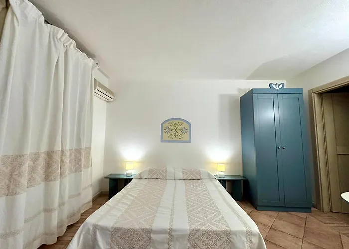 Isa - With Swimming Pool In 4* Porto Rotondo