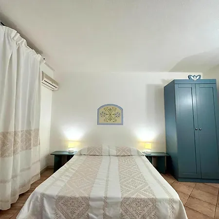 Isa - With Swimming Pool In 3* Porto Rotondo