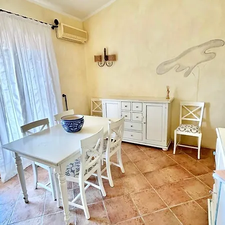 公寓式酒店 Isa - With Swimming Pool In 4*