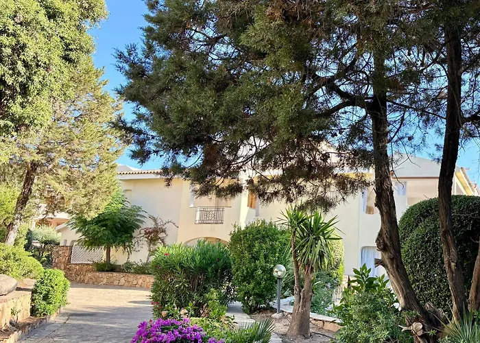 Isa - With Swimming Pool In Porto Rotondo